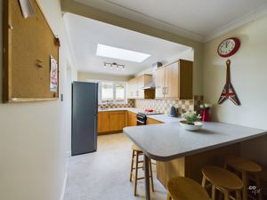 breakfast bar area - click for photo gallery